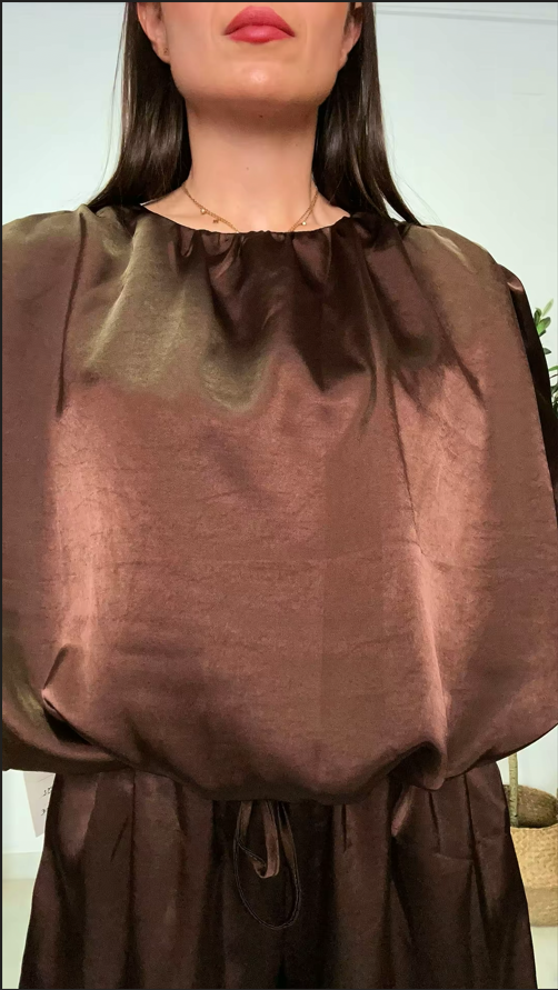 Blusa globo satinada marrón
